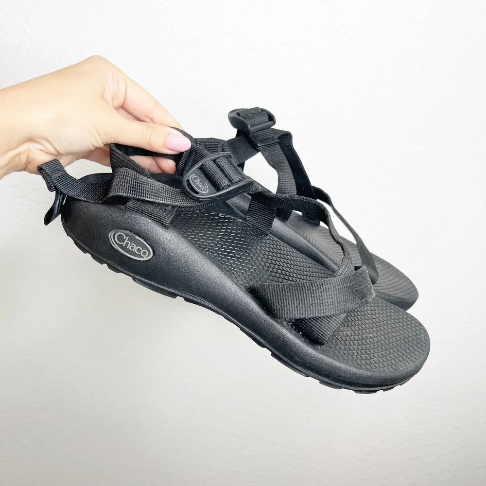 Chaco Z1 Classic Womens 7 Black Strappy Athletic Hiking Sandals